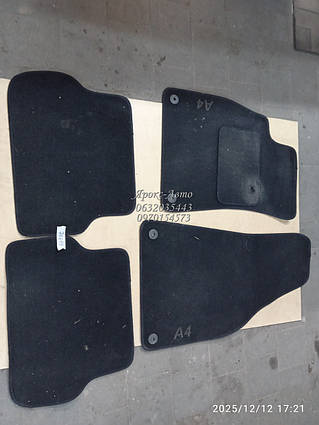 Килимки текстильні Audi A4 B7 05-08 оригінал 000076699