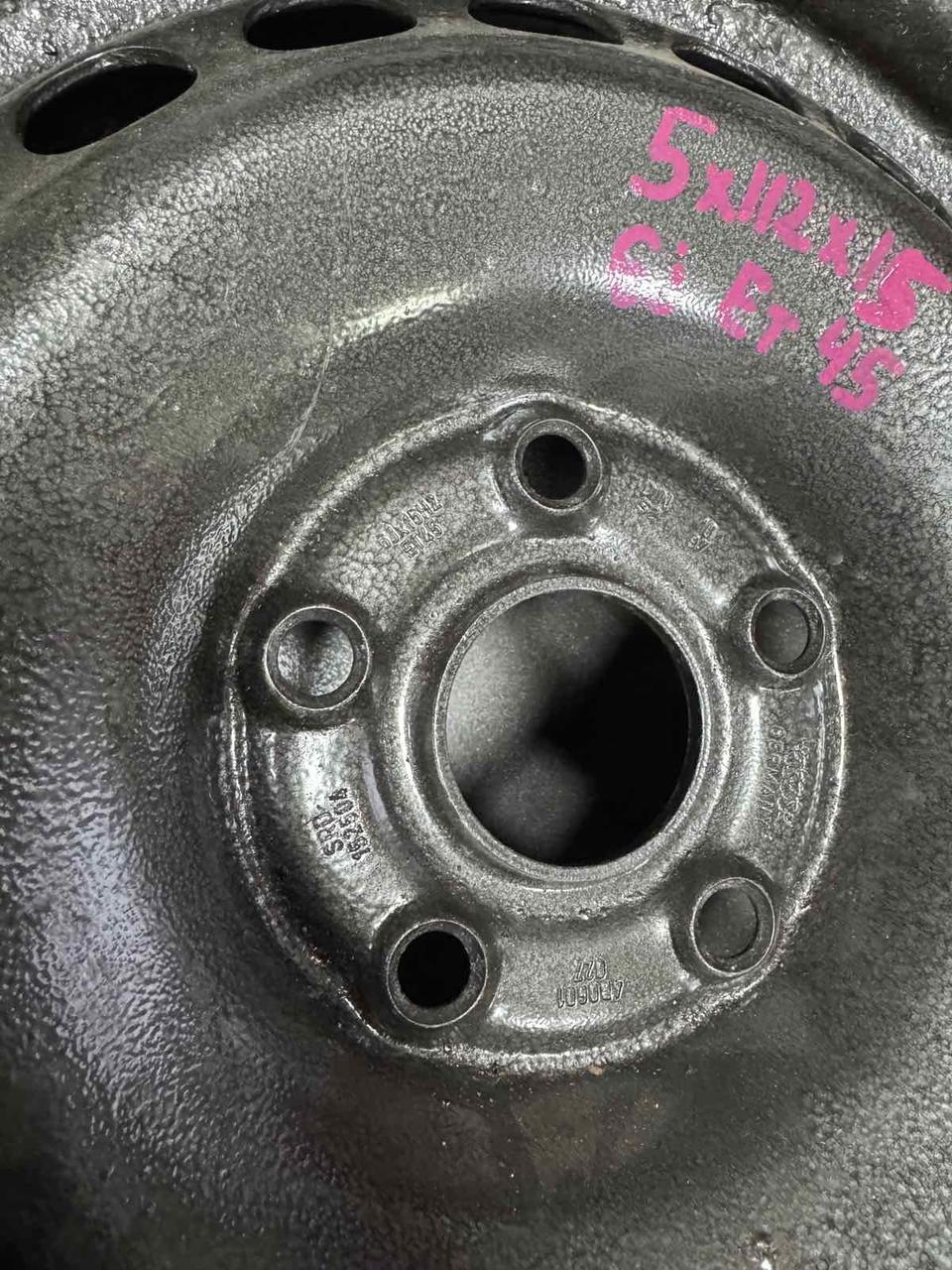 <p>Вітаю зацікавлених на авто розборці Чемпіон !!!<br />
 Предметом оголошення є Диск Металевий 5 112 R 15 6j Et45 Цо57.1</p>
 
 <p>Ціна вказана за 1шт!<br />
 &nbsp;</p>
 
 <p>Детальні фото та інформація за телефоном<br />
 Відправка по усій Україні за передоплатою на транспортні витрати<br />
 Більш детальні фото надсилаємо на вайбер<br />
 Запрошуємо до перегляду інших оголошень</p> — фото 5