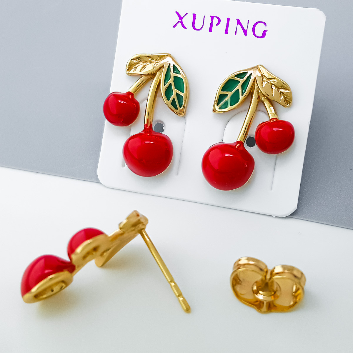 Сережки цвяшки Вишеньки з червоною емалью, медичне золото Xuping 18К, фото 1