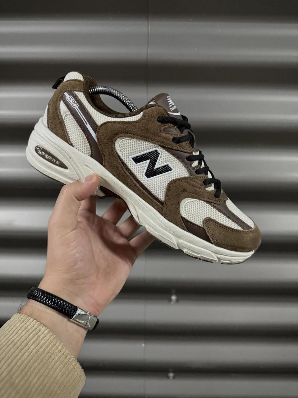 Чоловічі кросівки 530 у коричневому кольорі із замші та сітки для повсякденного носіння демісезонні, фото 1