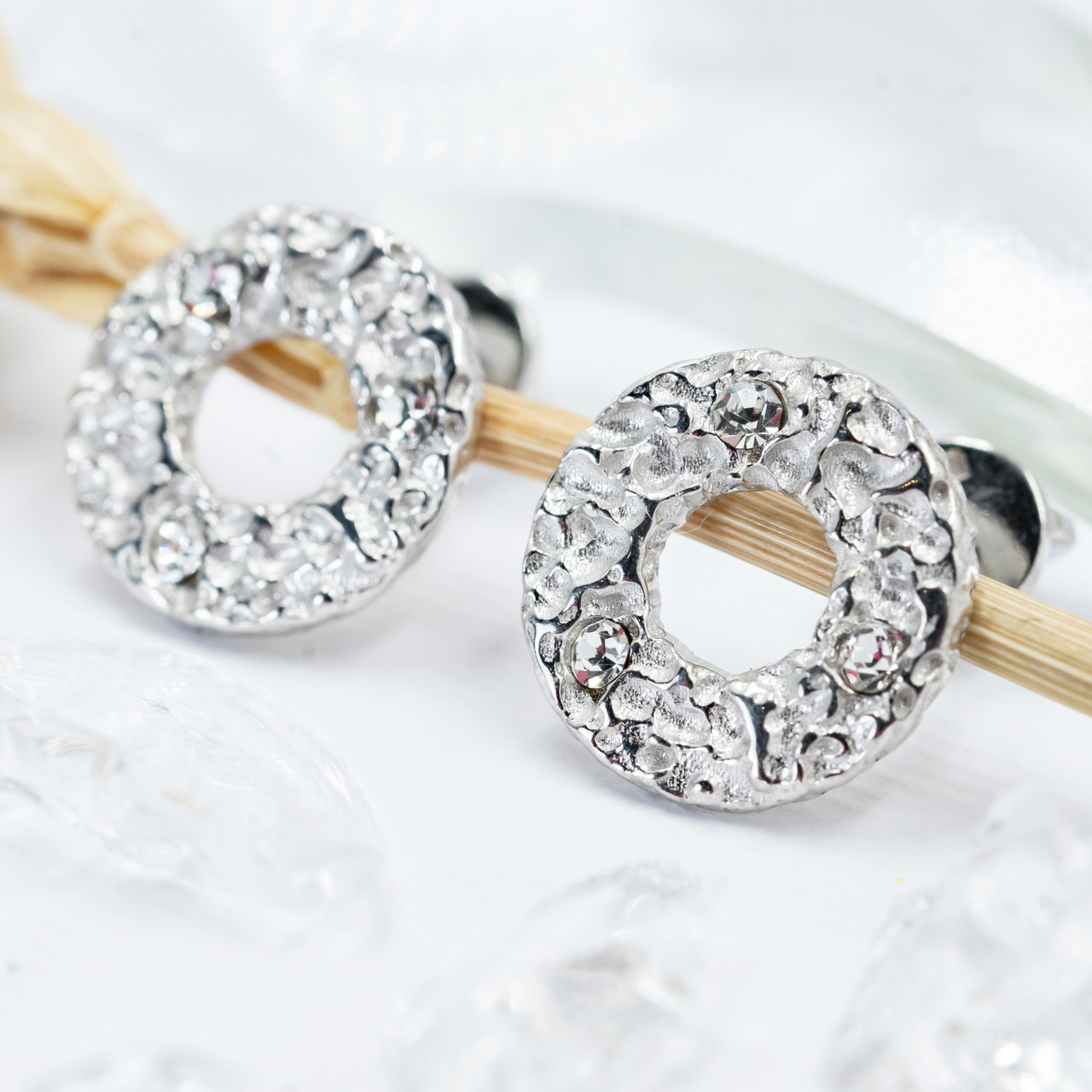 Срібні сережки БС2045 розмір 11х11 мм вставка білі кристали Swarovski вага 2.36 г, фото 1