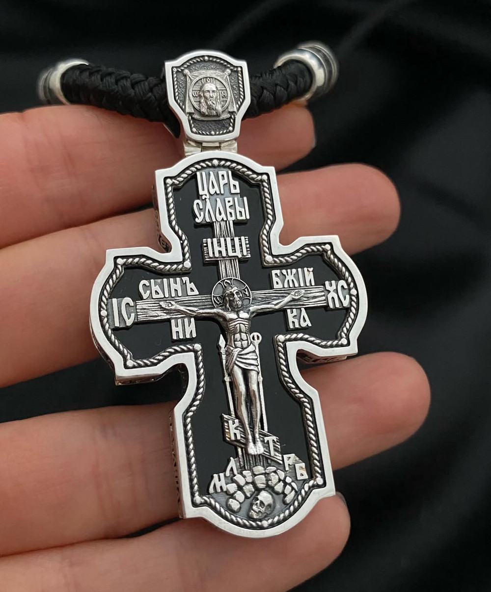 Серебряный крестик с ониксом, фото 1