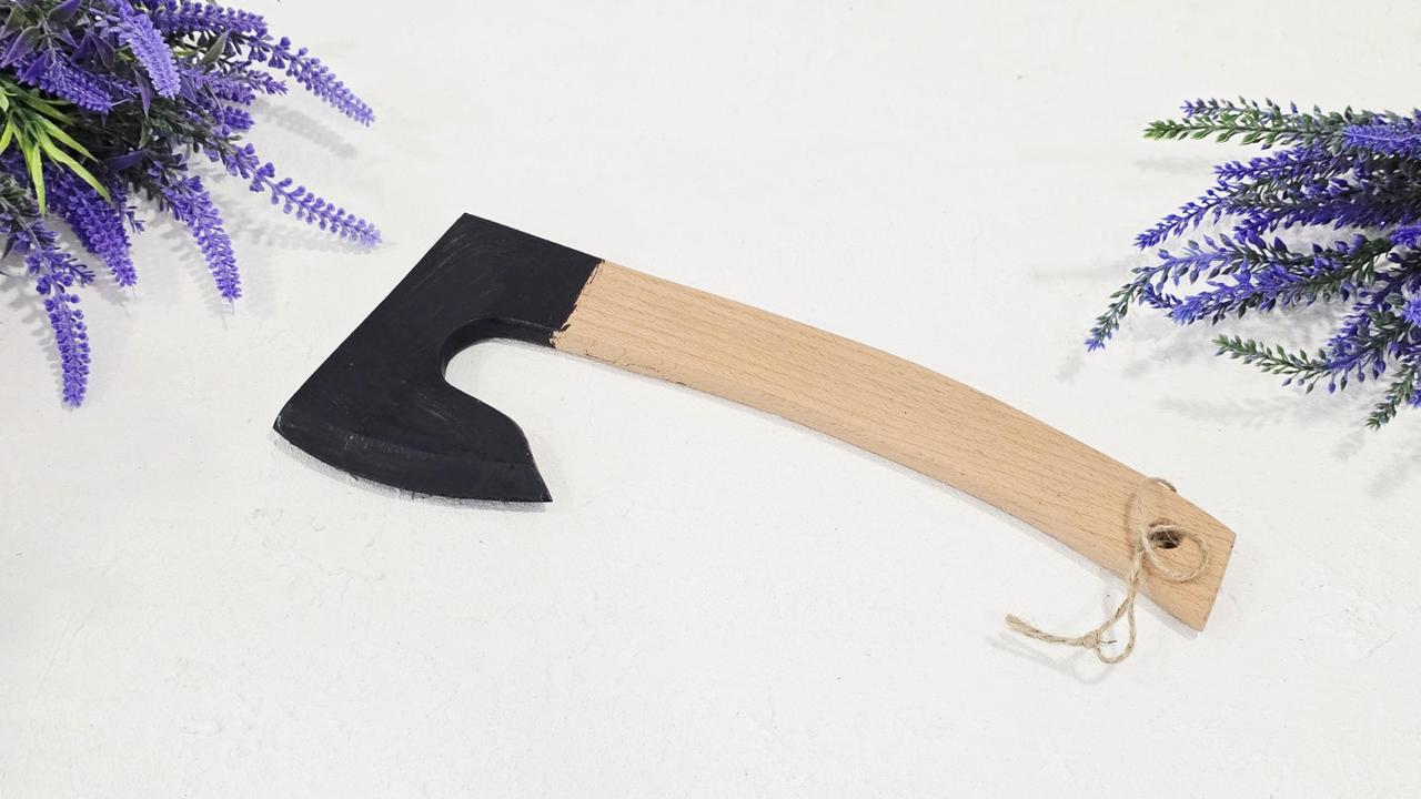 Дерев'яна сокира ручна робота