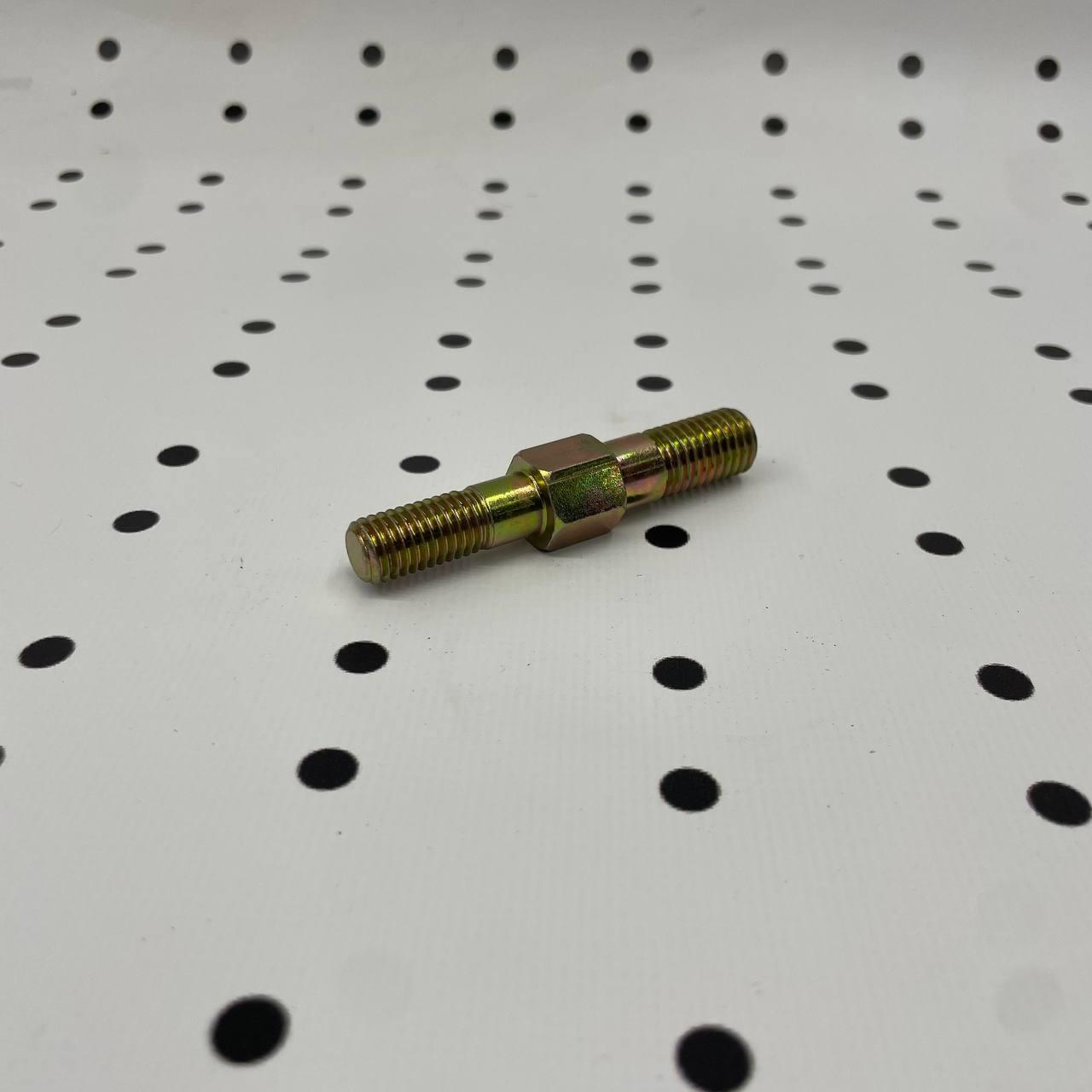 Шпилька переднього крила Т-25  А25.31.132, фото 1