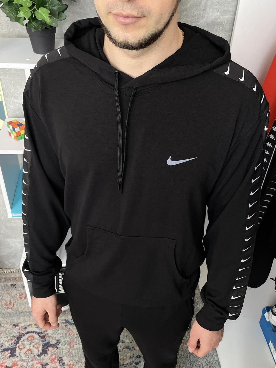 Чоловіче худі Nike чорне з лампасами демісезонне, кофта Найк з капюшоном, фото 1