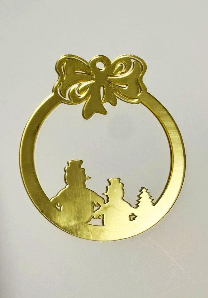 Золота акрилова прикраса на ялинку "Сніговички", 80*70мм, фото 1