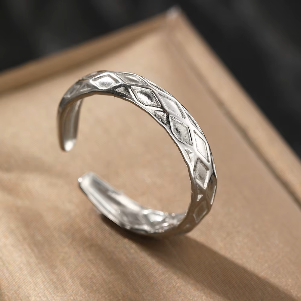 Мінімалістичне жіноче кільце "Ромби", фото 1