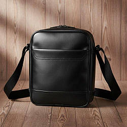 Чоловічий месенджер із еко-шкіри, 25х20х6 см, Classic M32 / Чоловіча сумка-месенджер через плече / Чоловіча сумка через плече