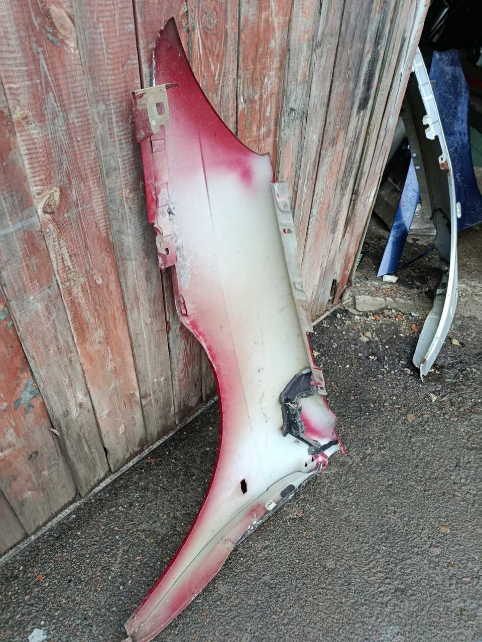 <p>Вітаю зацікавлених на авто розборці Чемпіон !!!<br />
 Предметом оголошення є&nbsp;Крило Переднє Праве Citroen C5 II Lift 2006р</p>
 
 <p>Детальні фото та інформація за телефоном 0973363743<br />
 Відправка по усій Україні за передоплатою на транспортні витрати!<br />
 Більш детальні фото надсилаємо на вайбер<br />
 Запрошуємо до перегляду інших оголошень</p> — фото 4