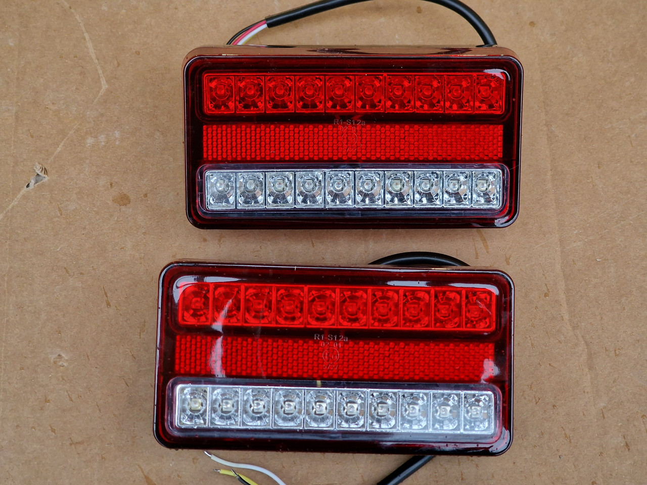 Світлодіодні LED стопи ліхтарі лід задні стопи на причіп універсальні вологозахисні код товару 111163