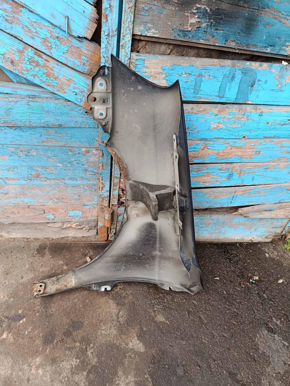 Вітаю зацікавлених на авто розборці Чемпіон !!!<br />
 Предметом оголошення є&nbsp;Крило Переднє Праве Vw Jetta LA3H Golf 5 Combi 1K5821022A<br />
 Фактичний стан на фото. Гарантія 14 днів на встановлення та перевірку<br />
 Висилаємо по всій Україні по передоплаті на транспортні витрати!<br />
 Наявність та асортимент на складі постійно змінюються.<br />
 Точні деталі уточняйте по телефону +380973363743 — фото 4