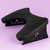 Підставка для рук клієнта DNKa’ Anatomical Armrest for Manicure Black