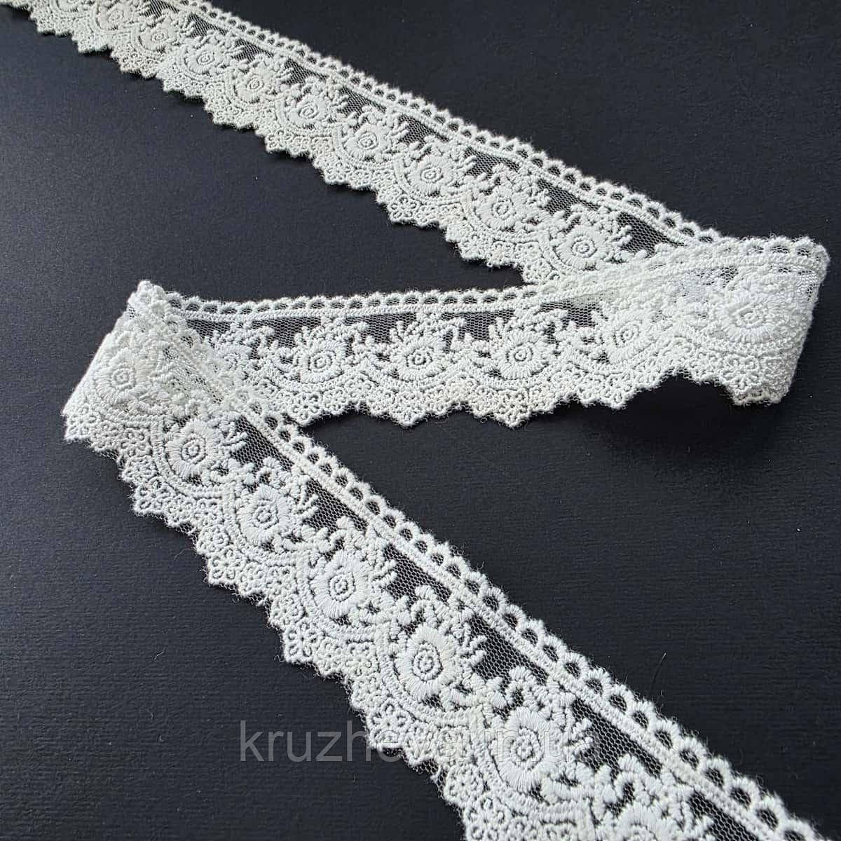 Ажурне мереживо вишивка на сітці: теплого білого кольору сітка, біла нитка, ширина 4 см, фото 1