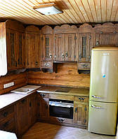 Кухня зістарена з дерева