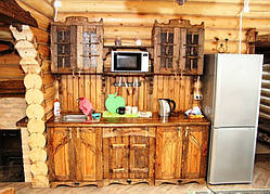 Кухня дерев'яна з декором