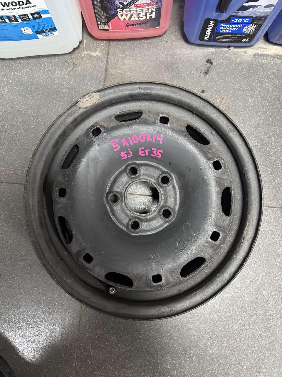 <p>Вітаю зацікавлених на авто розборці Чемпіон !!!<br />
 Предметом оголошення є Диск Металевий 5 100 R 14 5J Et35 Цо 51.7 Vw Seat Skoda Audi</p>
 
 <p>Ціна вказана за 1шт!<br />
 &nbsp;</p>
 
 <p>Детальні фото та інформація за телефоном 0973363743<br />
 Відправка по усій Україні за передоплатою на транспортні витрати<br />
 Більш детальні фото надсилаємо на вайбер<br />
 Запрошуємо до перегляду інших оголошень</p> — фото 2