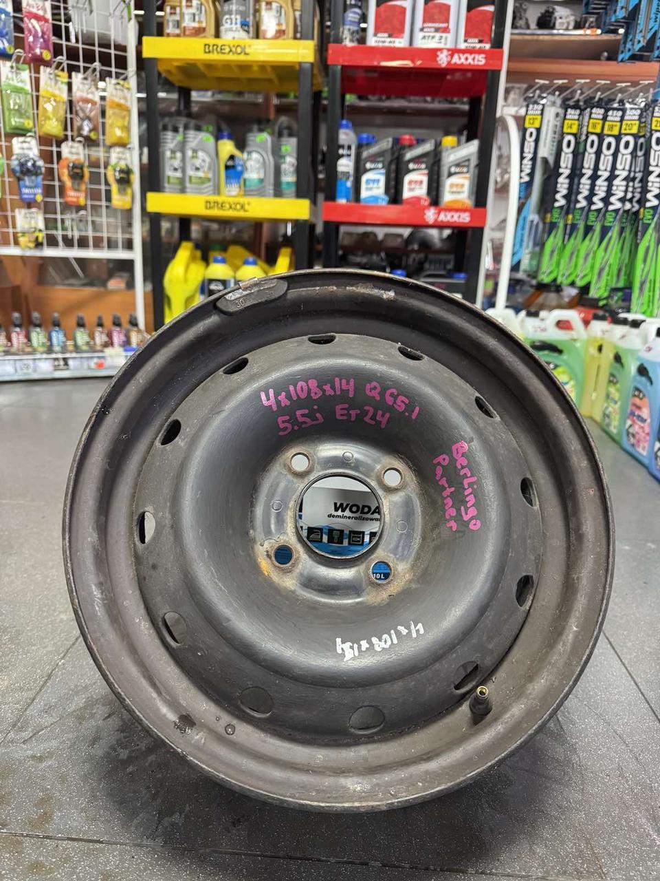 <p>Вітаю зацікавлених на авто розборці Чемпіон !!!<br />
 Предметом оголошення є Диск Металевий 4 108 R 14 5.5J Et24 Цо65.1 Berlingo Partner&nbsp;</p>
 
 <p>Ціна вказана за 1шт!<br />
 &nbsp;</p>
 
 <p>Детальні фото та інформація за телефоном 0973363743<br />
 Відправка по усій Україні за передоплатою на транспортні витрати<br />
 Більш детальні фото надсилаємо на вайбер<br />
 Запрошуємо до перегляду інших оголошень</p> — фото 1