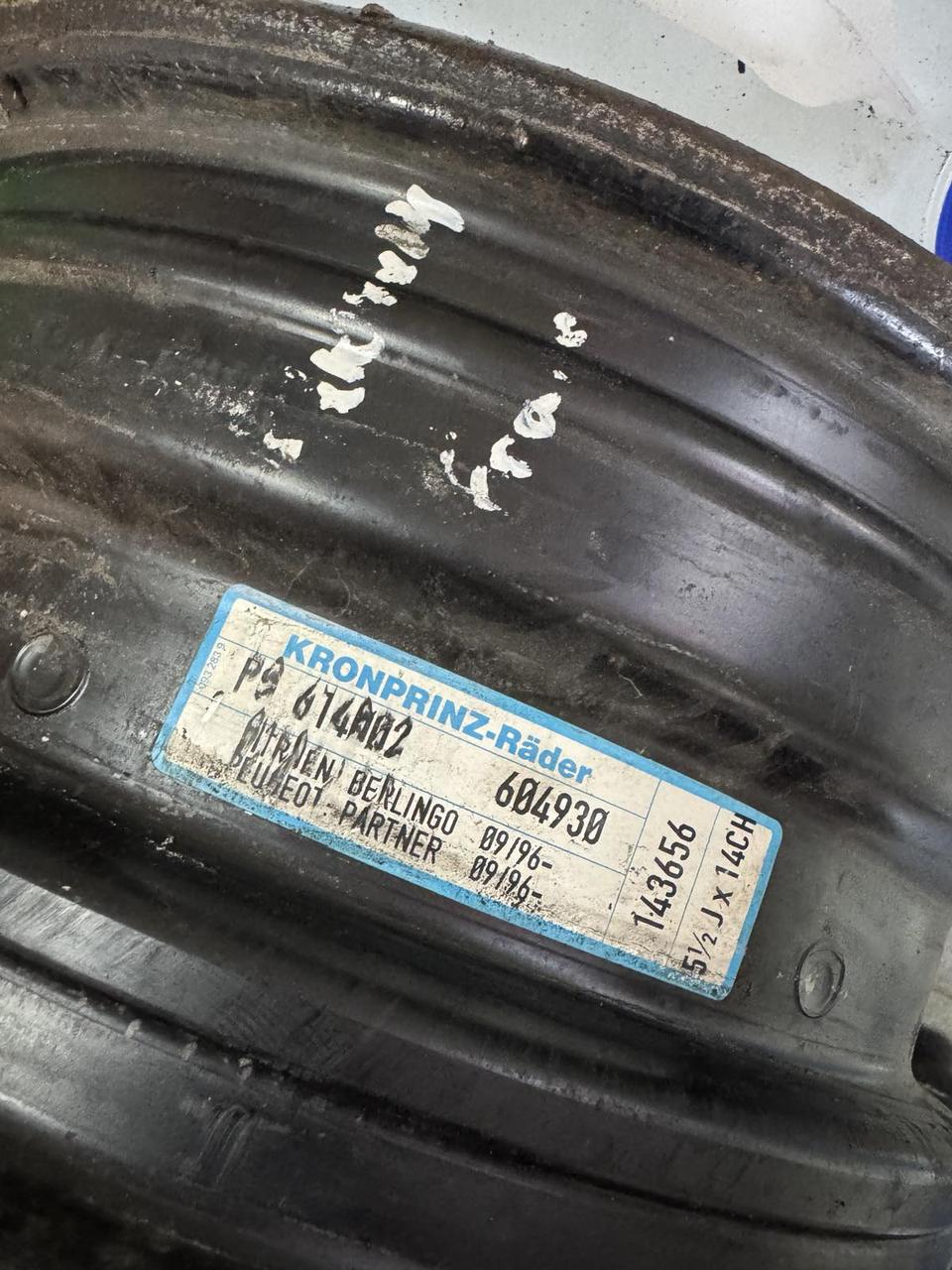 <p>Вітаю зацікавлених на авто розборці Чемпіон !!!<br />
 Предметом оголошення є Диск Металевий 4 108 R 14 5.5J Et24 Цо65.1 Berlingo Partner&nbsp;</p>
 
 <p>Ціна вказана за 1шт!<br />
 &nbsp;</p>
 
 <p>Детальні фото та інформація за телефоном 0973363743<br />
 Відправка по усій Україні за передоплатою на транспортні витрати<br />
 Більш детальні фото надсилаємо на вайбер<br />
 Запрошуємо до перегляду інших оголошень</p> — фото 4