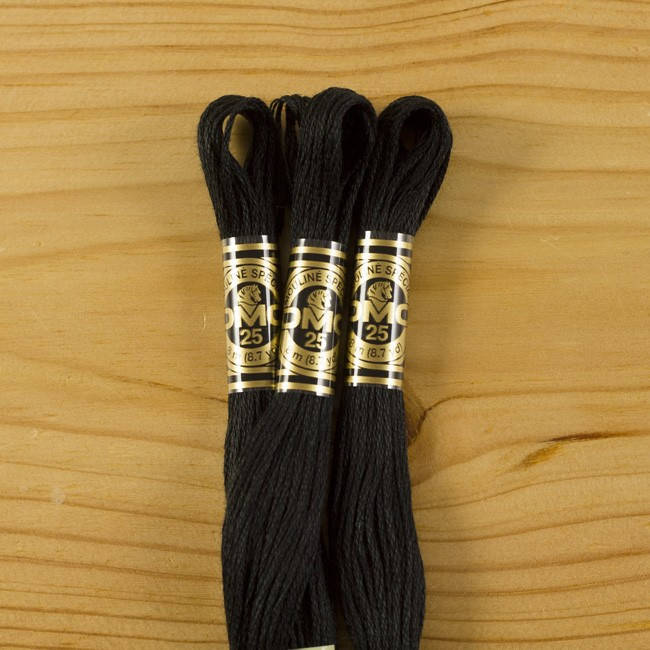 

Нитки мулине DMC 310 (Франция)