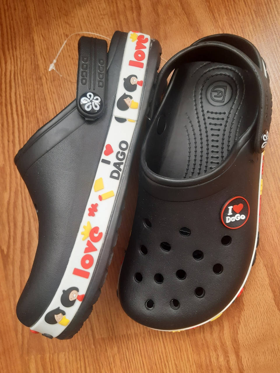 

Кроксы женские/ подростковые чёрные, DAGO 36-40 размеры.