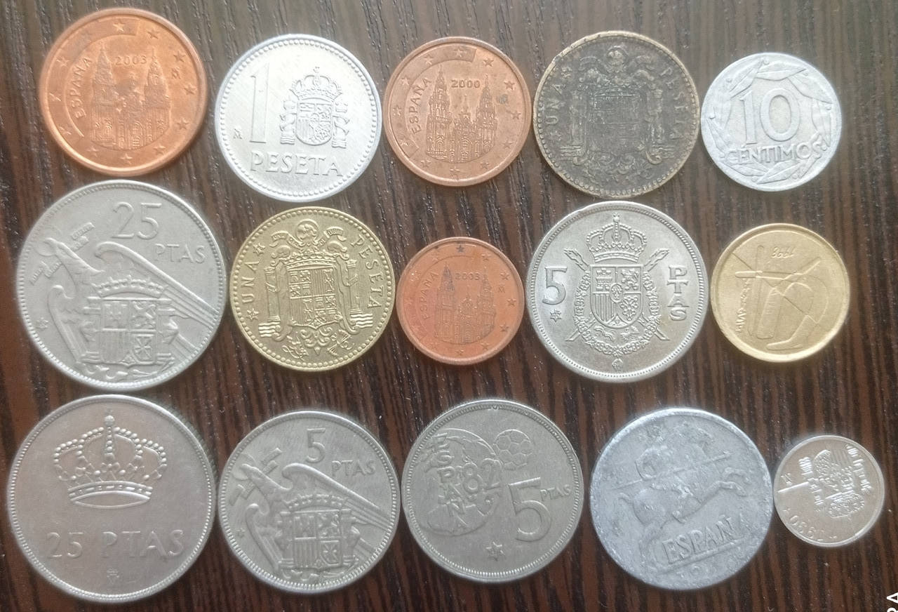 

15 монет Испания разные одним лотом хорошее начало коллекции