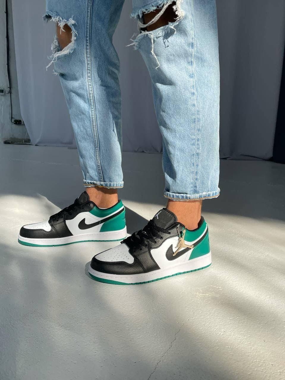 

Кроссовки мужские Nike Air Jordan Retro 1 Low Green White Black Size 45, Белый