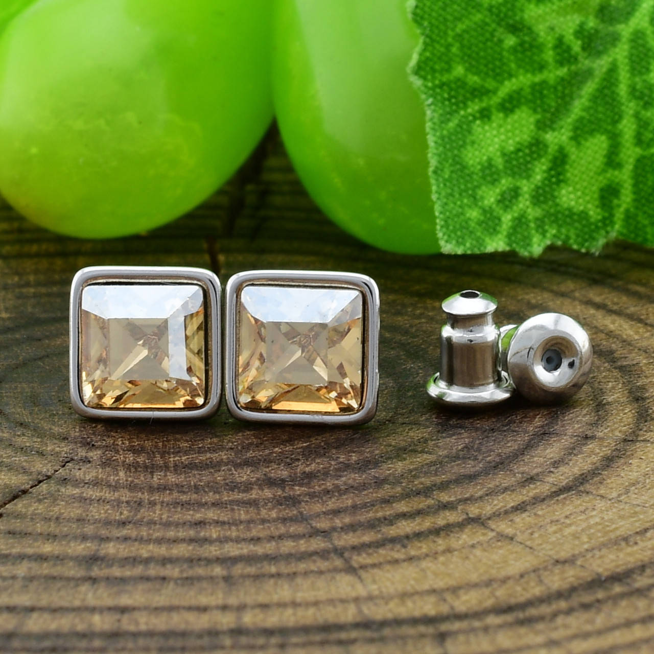 

Серьги Xuping с кристаллами Swarovski 21402 размер 7х7 мм цвет золотая тень позолота Белое Золото