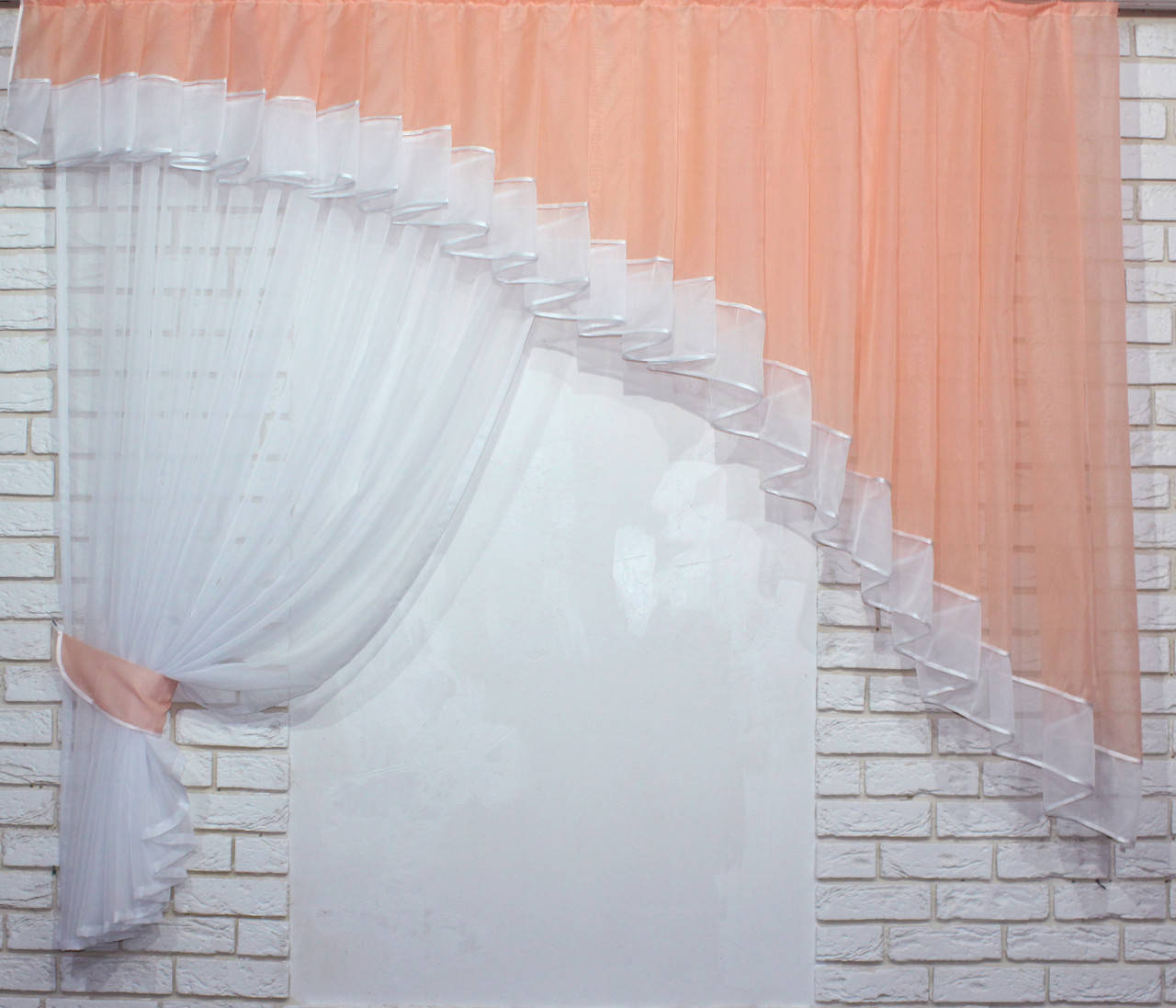 

Кухонный комплект (200х170см.), шторка с ламбрекеном. Цвет персиковый с белым. Код 062к 50-089