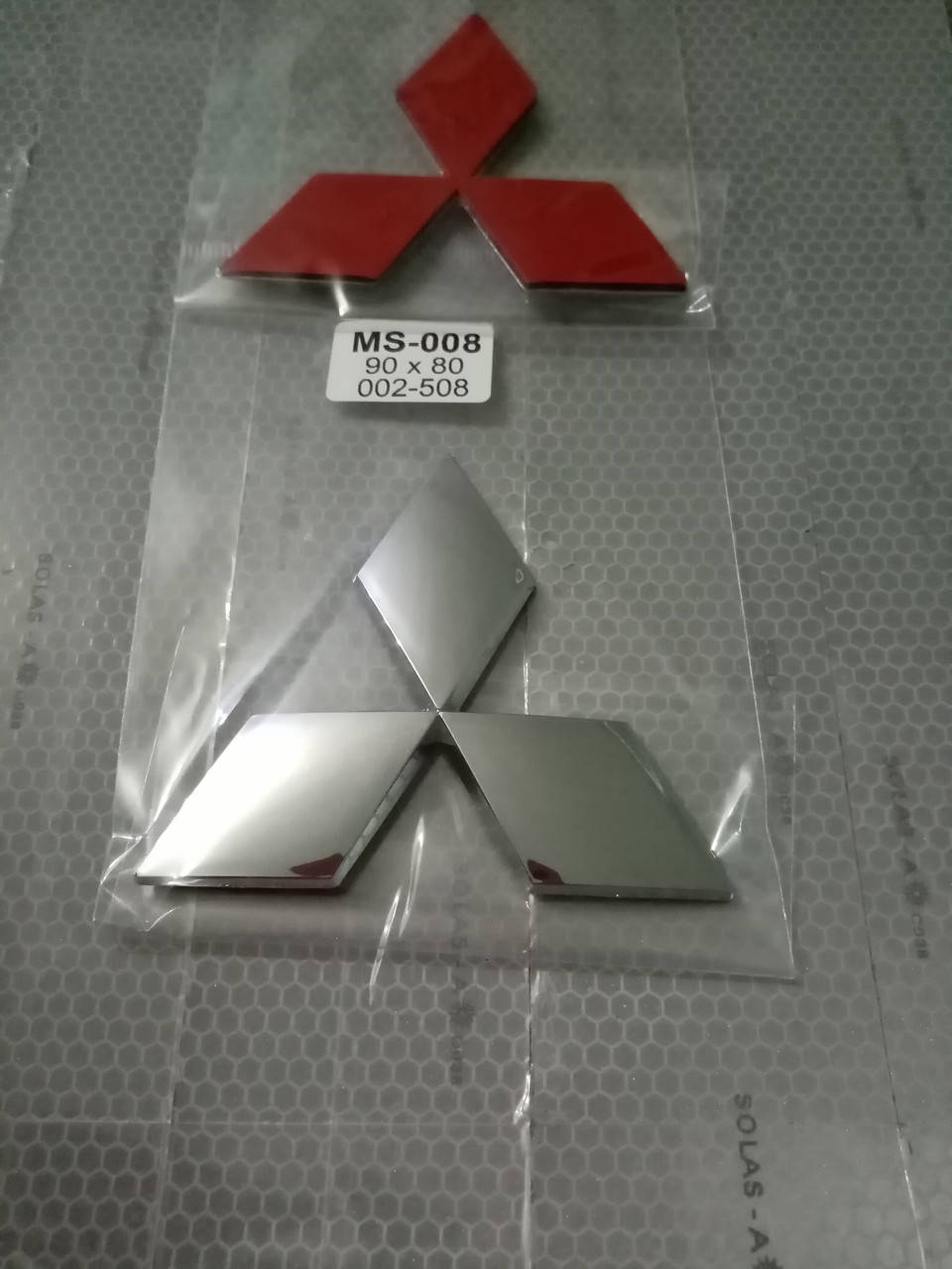 

Эмблема MITSUBISHI 90х80 мм