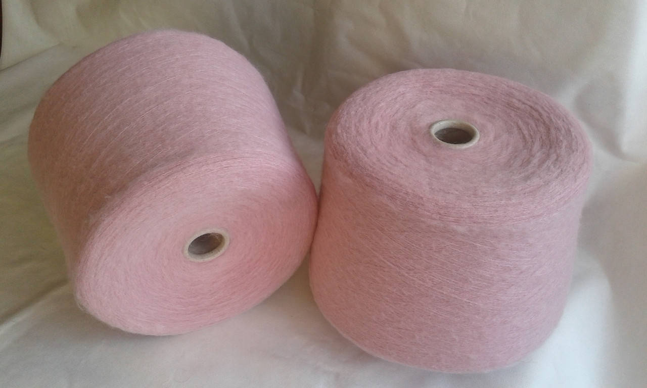 

Итальянская пряжа Мохер Cofil SRL .Состав 30%Мохер,40%ПА ,30% РС. Метраж 950 м/100 г Цвет Античная Роза., Розовый