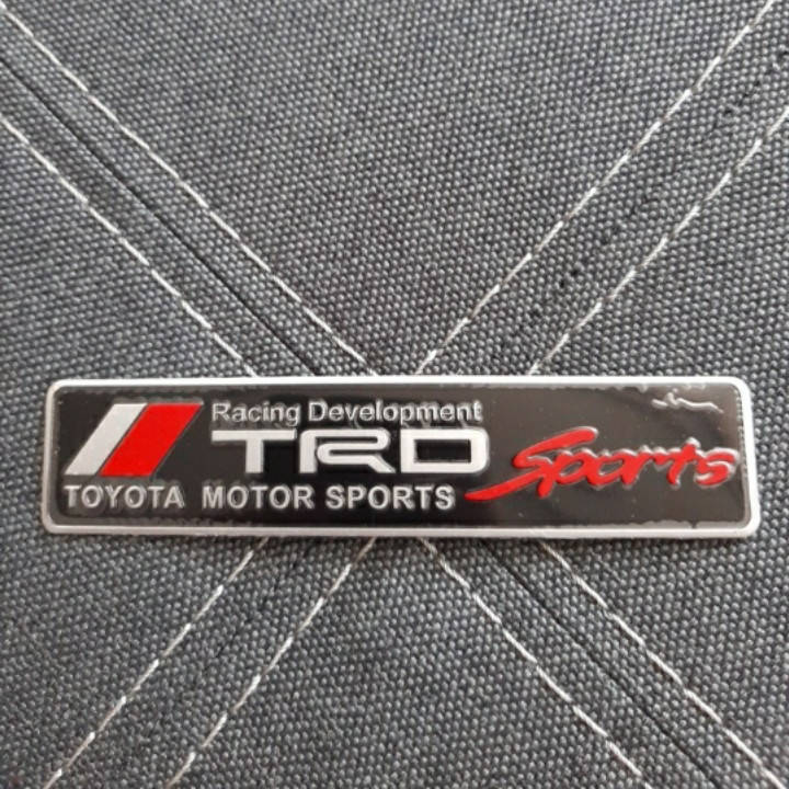 

Шильдик TRD TOYOTA 120×26 мм