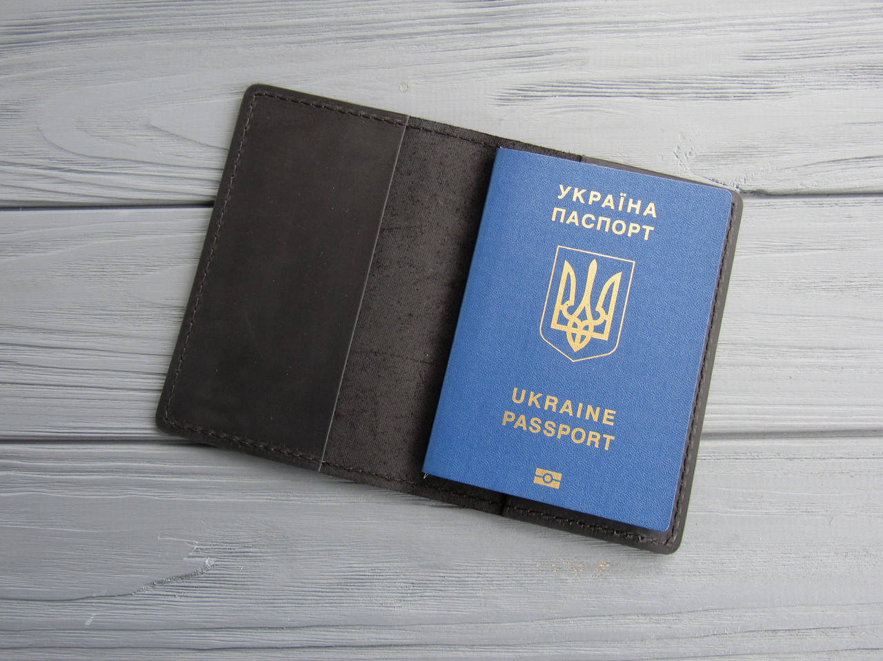 

Кожаная обложка на украинский и загранпаспорт паспорт чорна, Черный