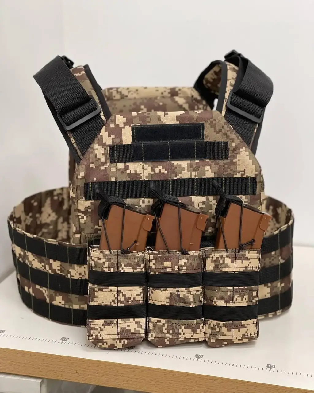 

Плитоноска тактическая под плиты 300х250мм пиксель