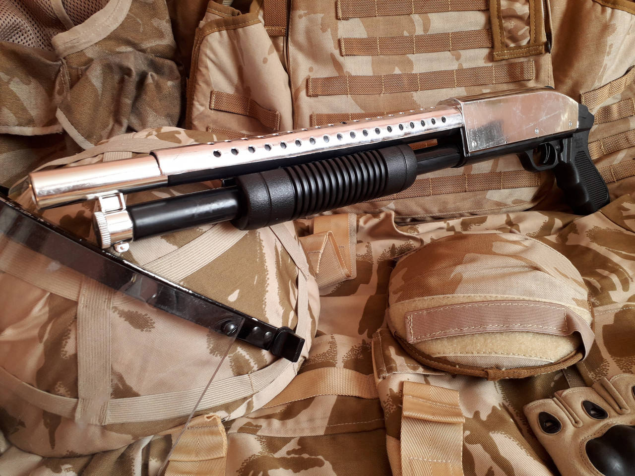 

Дробовик Mossberg 500 на пластиковых шариках 6мм., Черный
