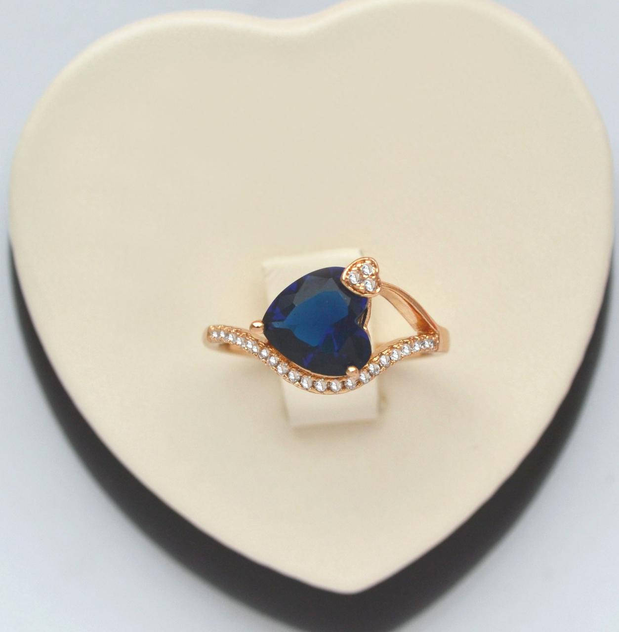 

Позолоченное кольцо Сердечко с синим кристаллом Xuping размер 19.