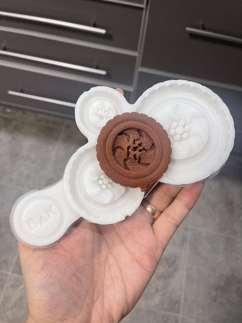 

ЭКСКЛЮЗИВ! Силиконовый Молд для леденцов, карамели, мастики и шоколада "Три колеса под палочку"