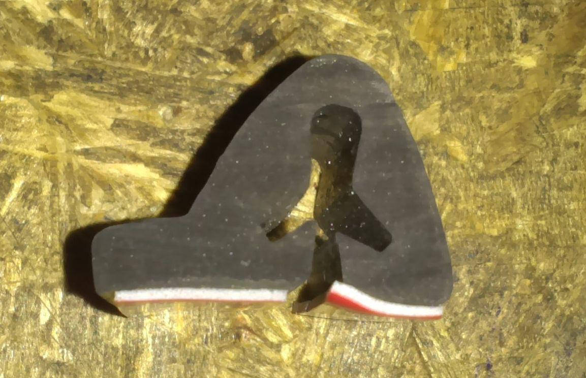 

Отбойник капота на крыло Таврия Славута