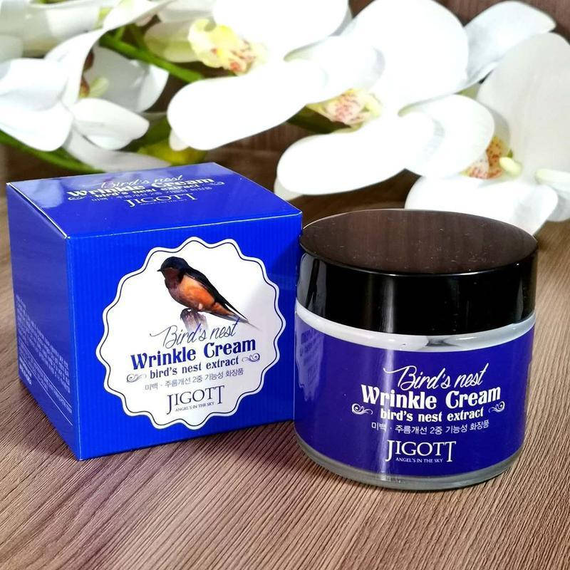 

Антивозрастной крем с экстрактом ласточкиного гнезда Jigott Bird’s Nest Wrinkle Cream 70мл (J0109)