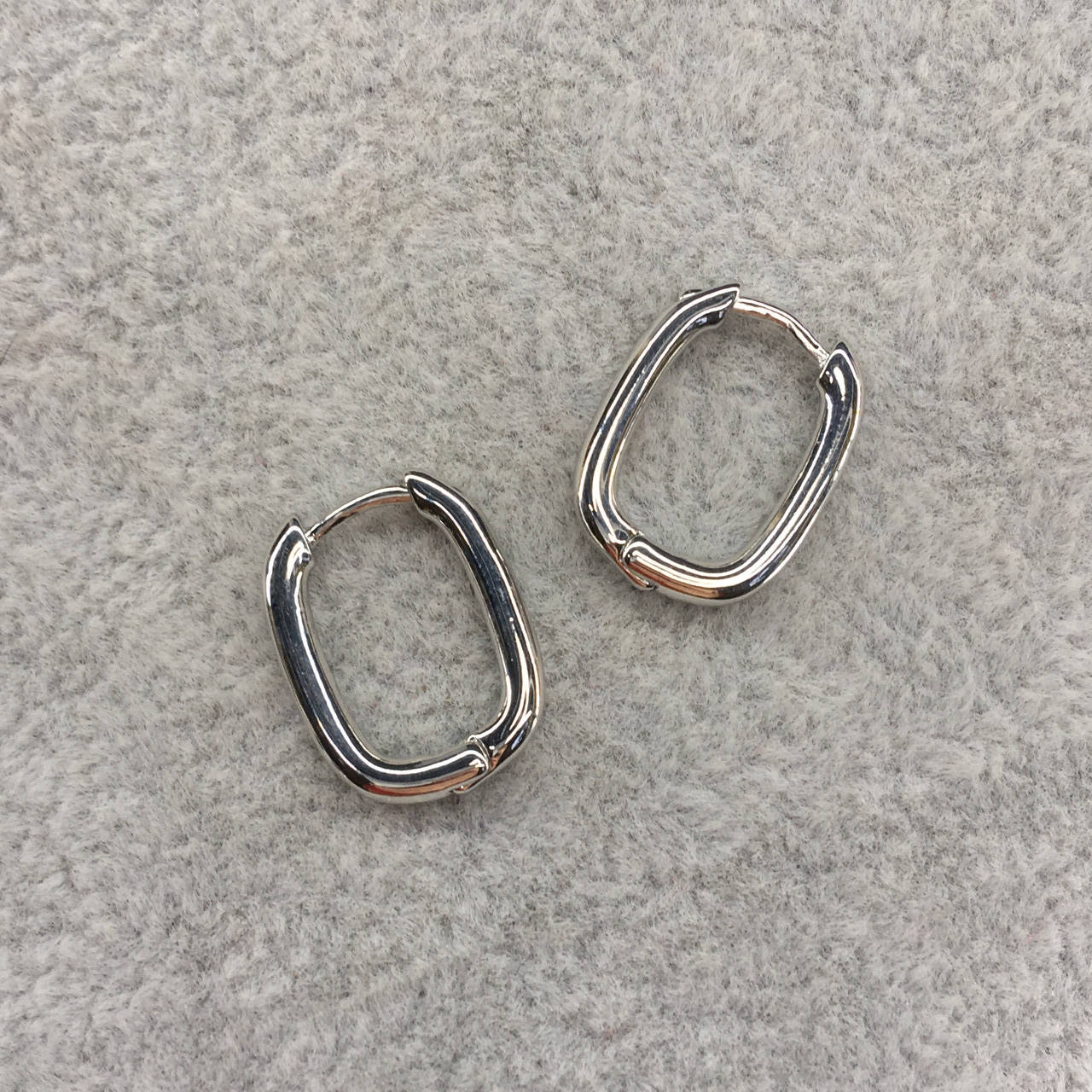 

Швенза цвет серебро прямоугольник гипоаллергенный сплав цена за пару