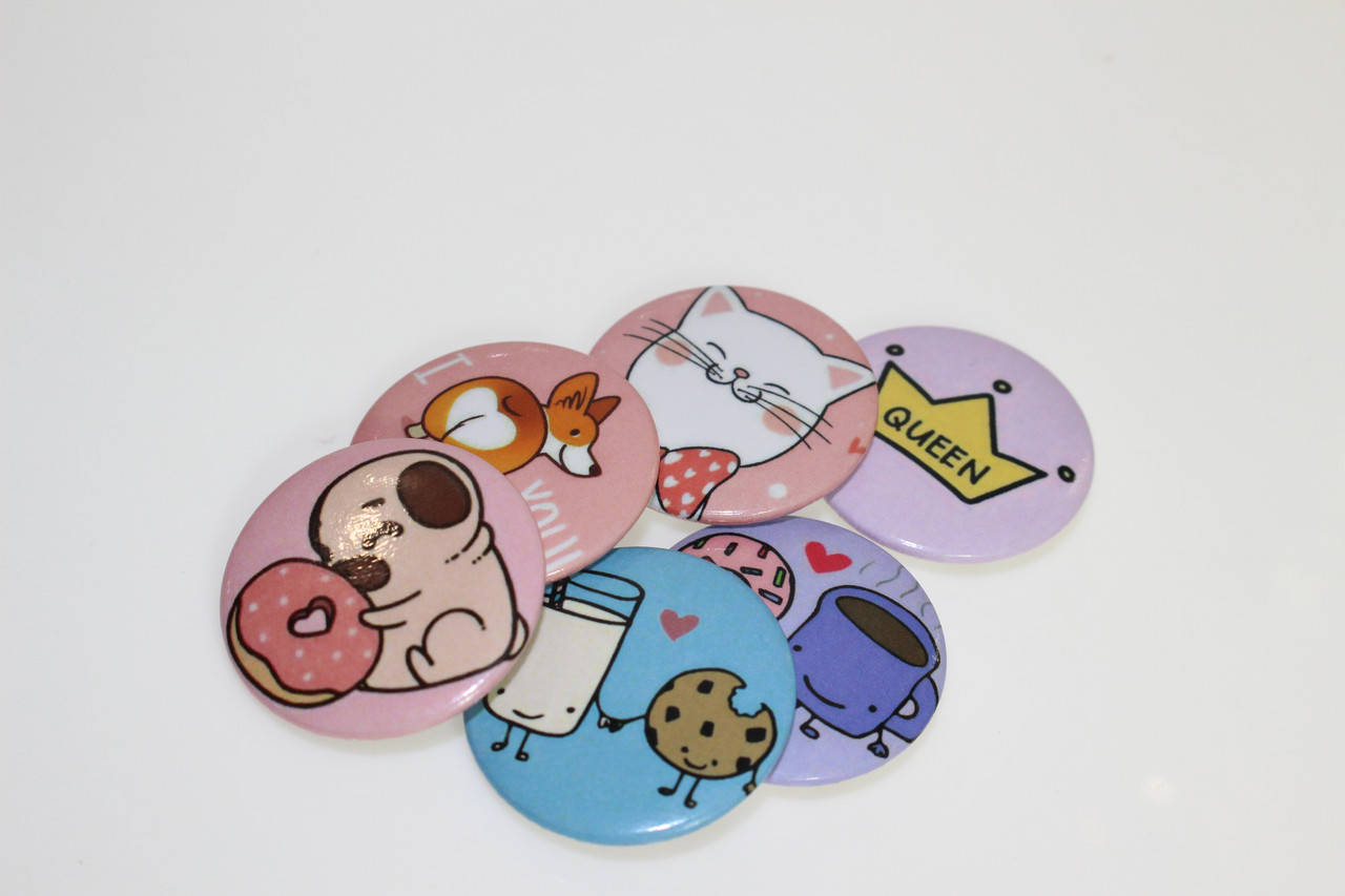 

Значок на одежду и рюкзак. Значки на заказ с вашим логотипом, изображением, фото.