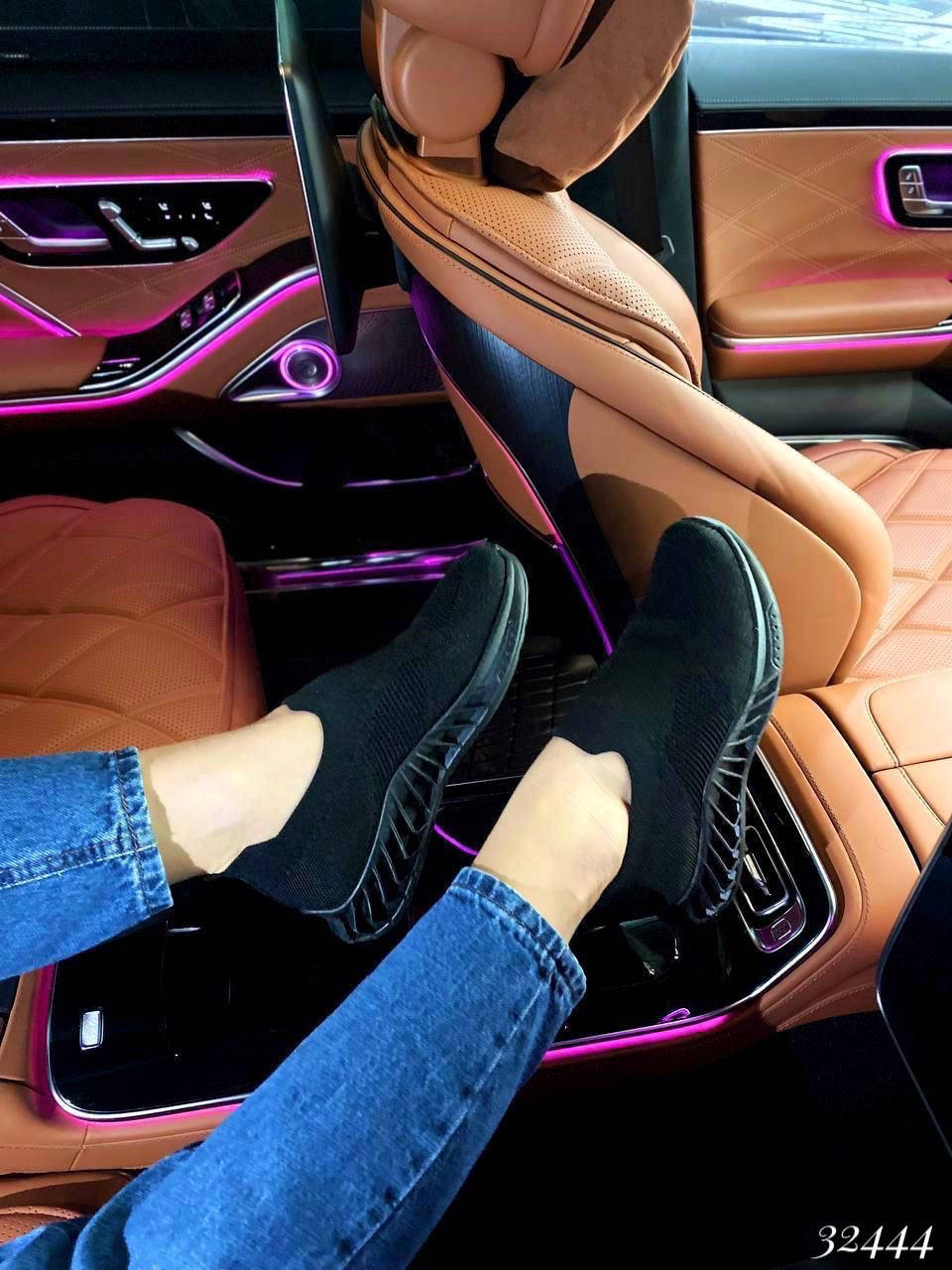 

Женские кроссовки текстильные без шнурков чёрный цвет, Черный