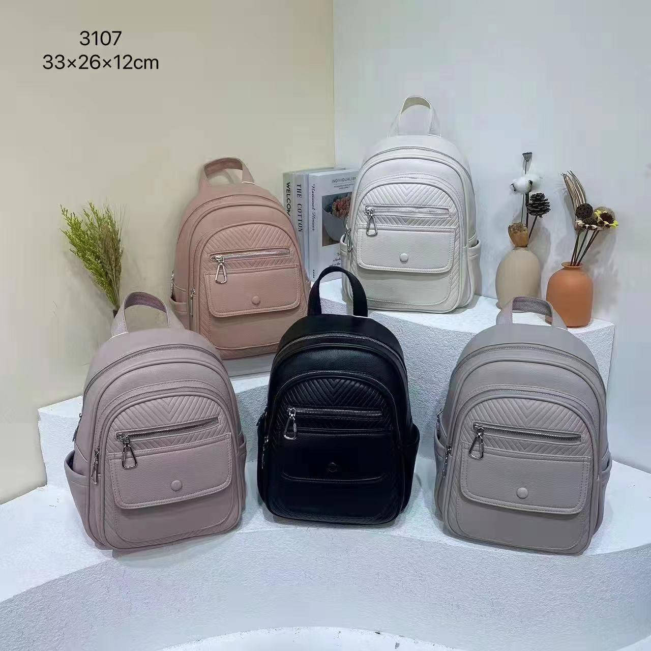 

Рюкзак женский городской на молнии с карманом 33*26 см искусственная кожа в разных цветах Kuznec, Разные цвета