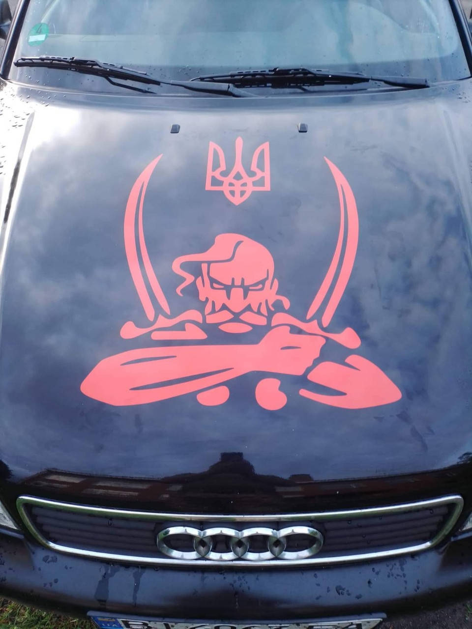 

Наклейка на авто Козак 70*70 см