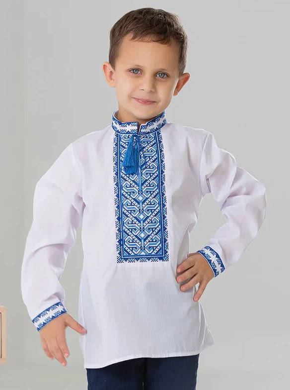 

Класична вишиванка для хлопчика