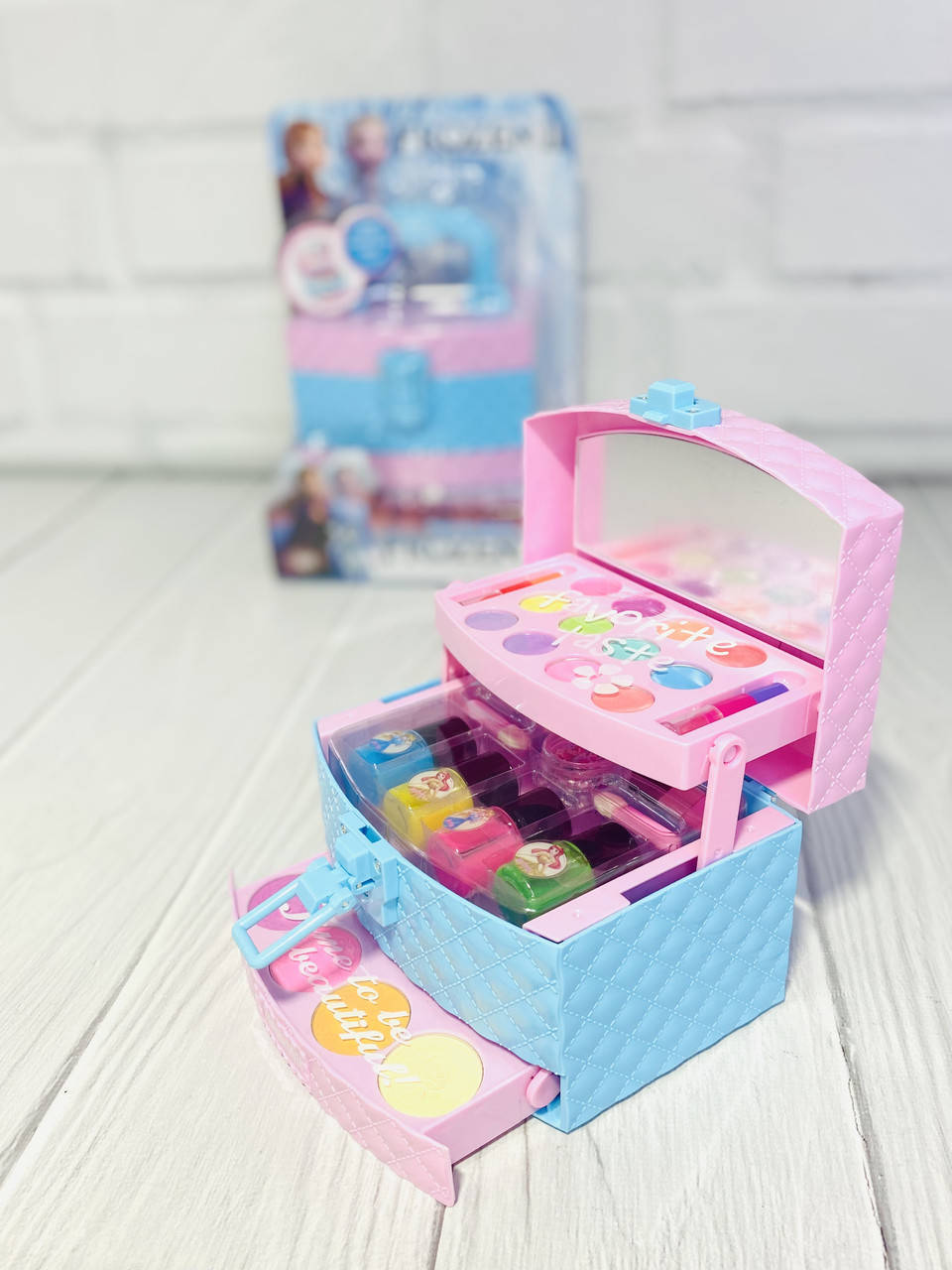 

*Набор детской косметики в шкатулке арт. CS 68 E 1