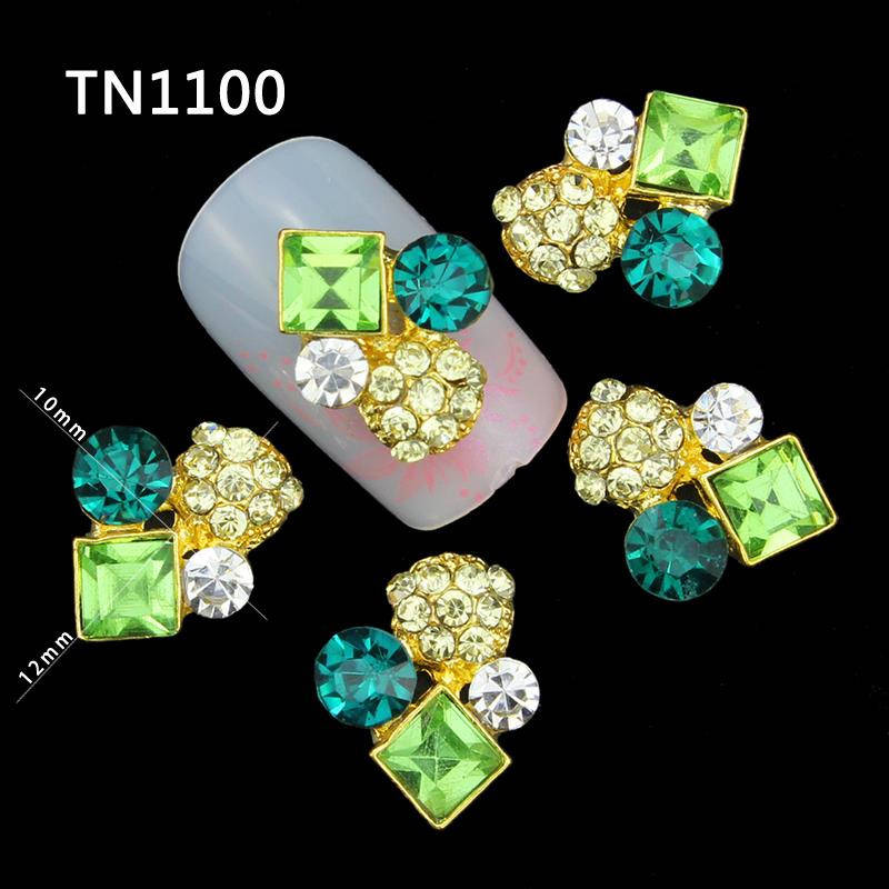

Декоративный элемент Зеленый Размер 10*12мм .Цена за 1шт