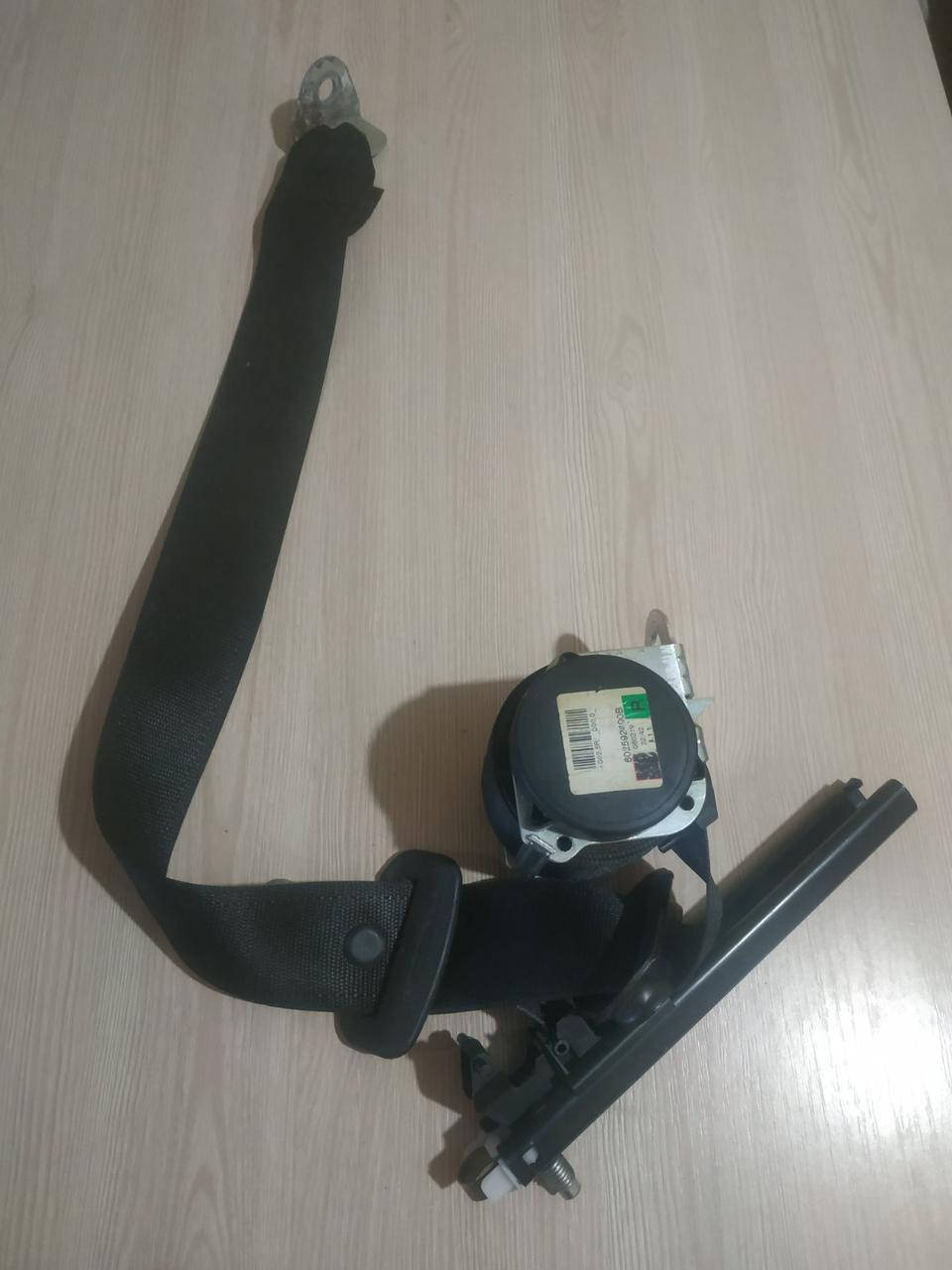 

Ремінь безпеки правий задній Opel Zafira b 602592400B