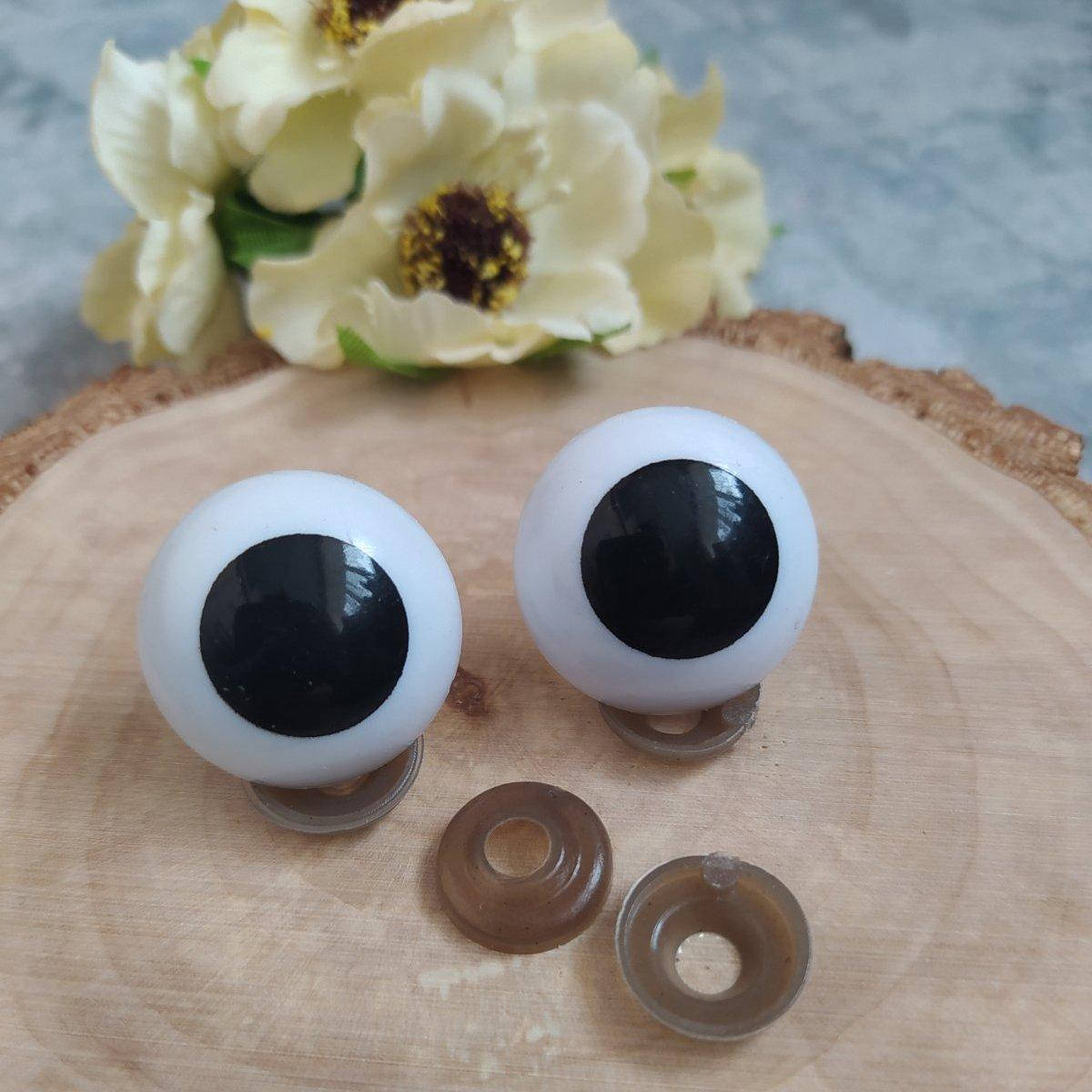 

Очі чорні з білими білками 24 мм