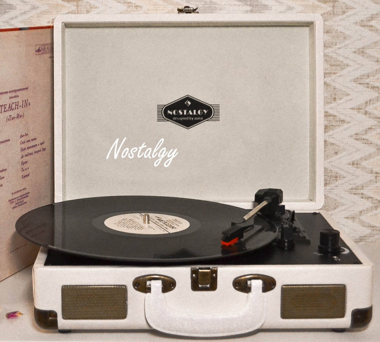 

Вініловий програвач Auna Peggy Sue White