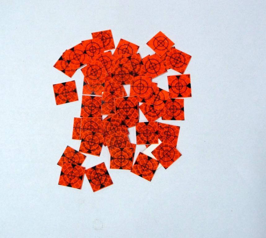 

20 шт. Марки геодезические 20x20 мм ОРАНЖЕВЫЕ